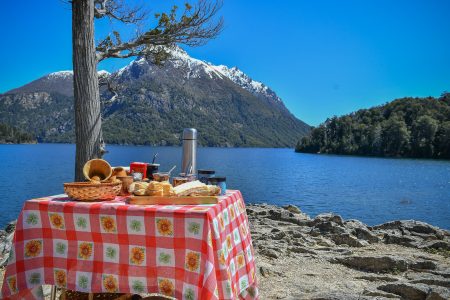 Work Independently for Foreign Tourists in Argentina