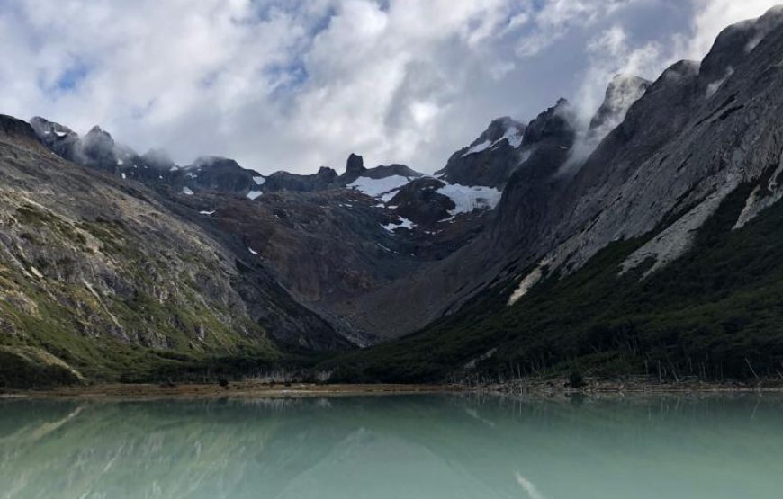 HIKING TO LAGUNA ESMERALDA